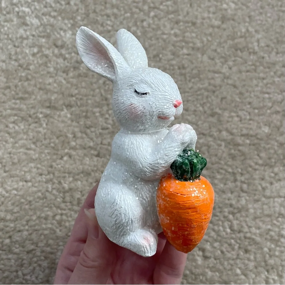 Bath & Body Works Glittery Bunny with Carrot Magnetic Candle Topper